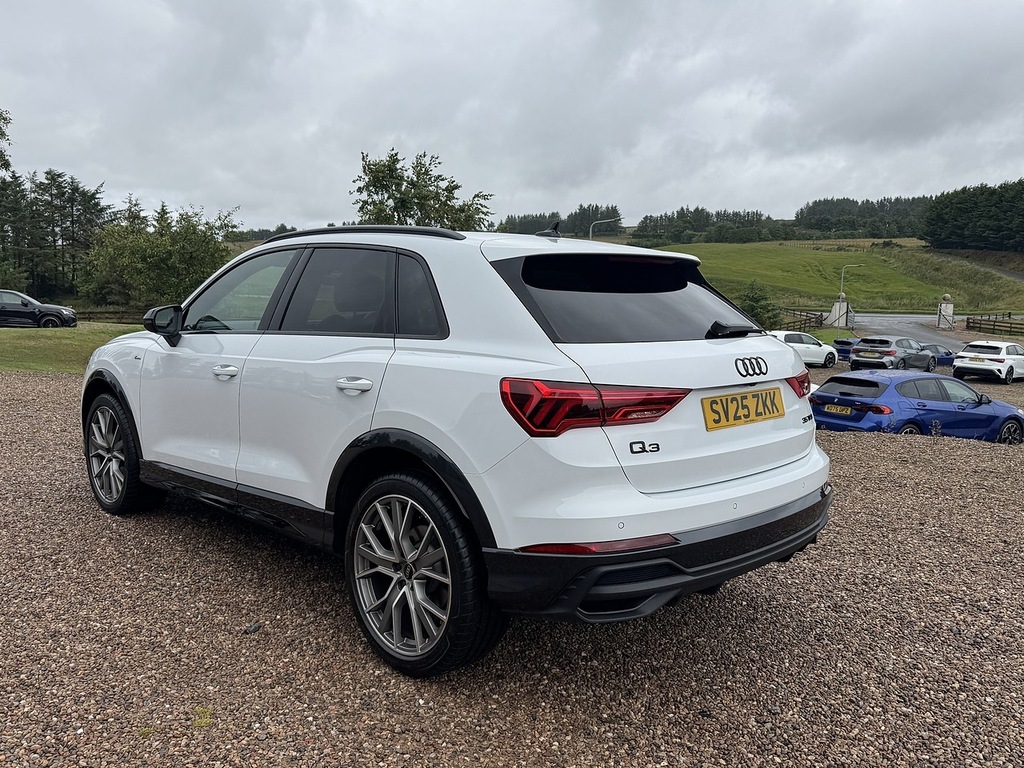 Audi Q3 Suv SV25ZKK White #6