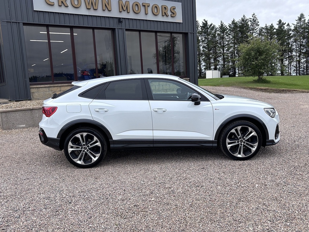 Audi Q3 Suv FD23BUV White #2