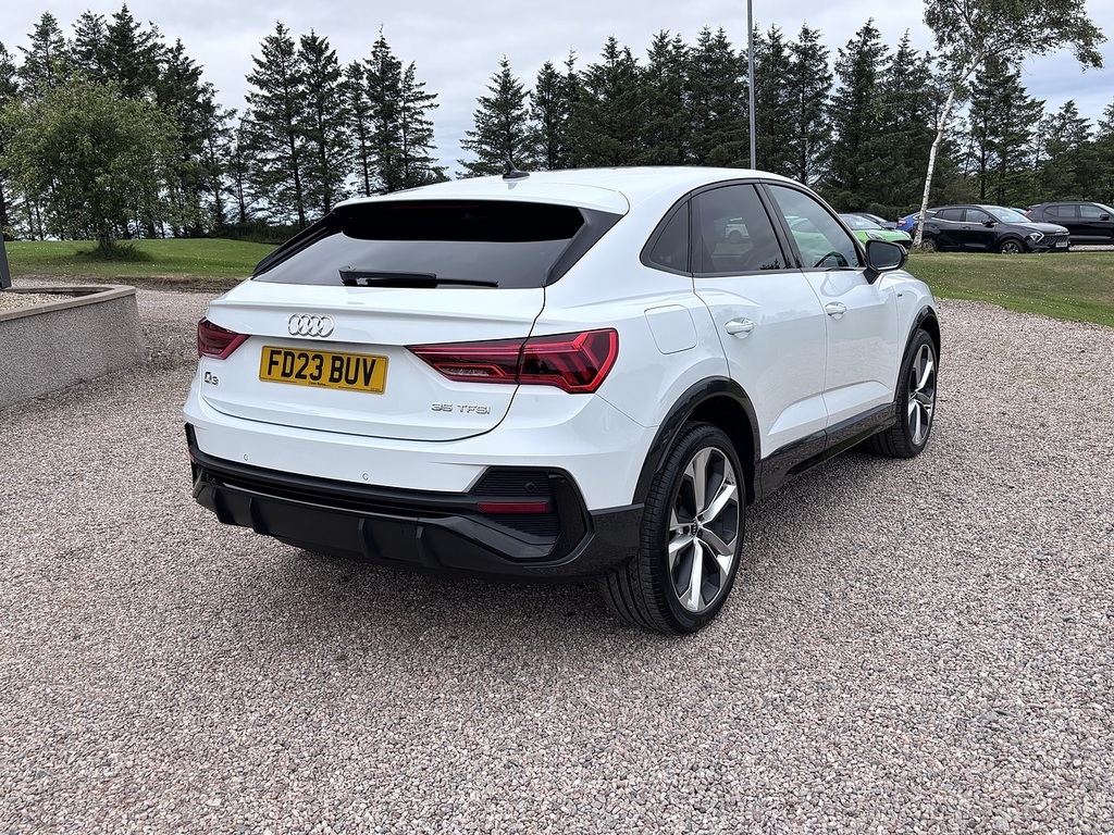 Audi Q3 Suv FD23BUV White #3