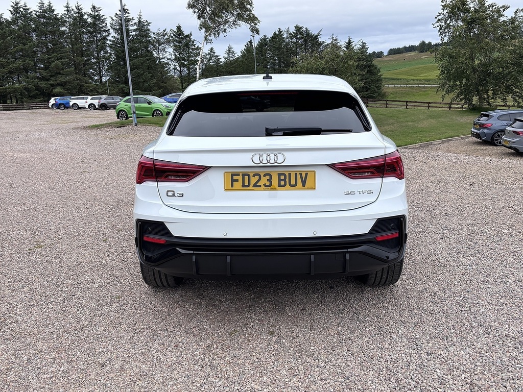 Audi Q3 Suv FD23BUV White #5