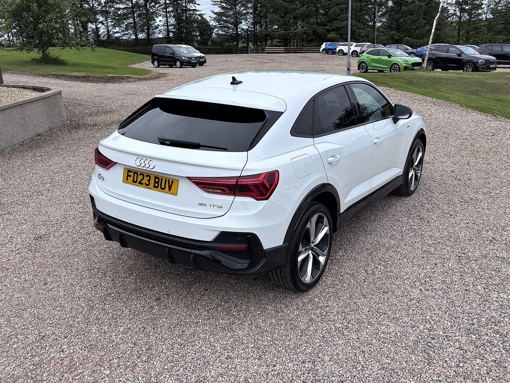 Audi Q3 Suv FD23BUV White #4