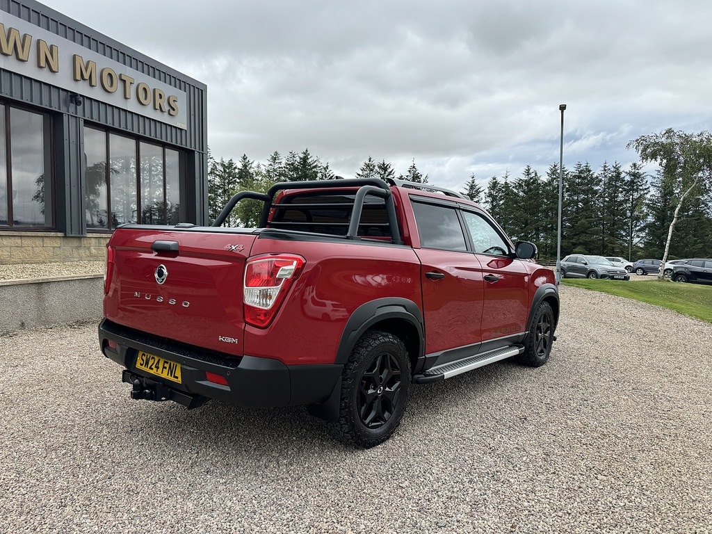 SsangYong Musso Pickup Red #4