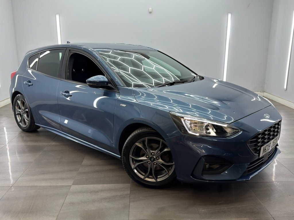 Ford Focus 1L St-line Blue