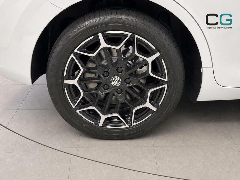 MG MG4 53.9Kwh Premium Long Range White #6