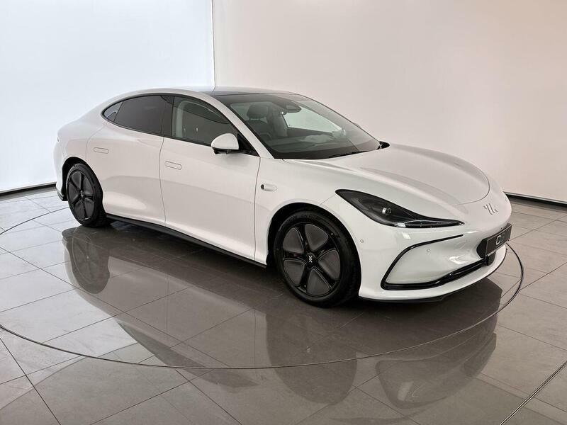 MG IM5 75Kwh Standard Range Saloon Grey