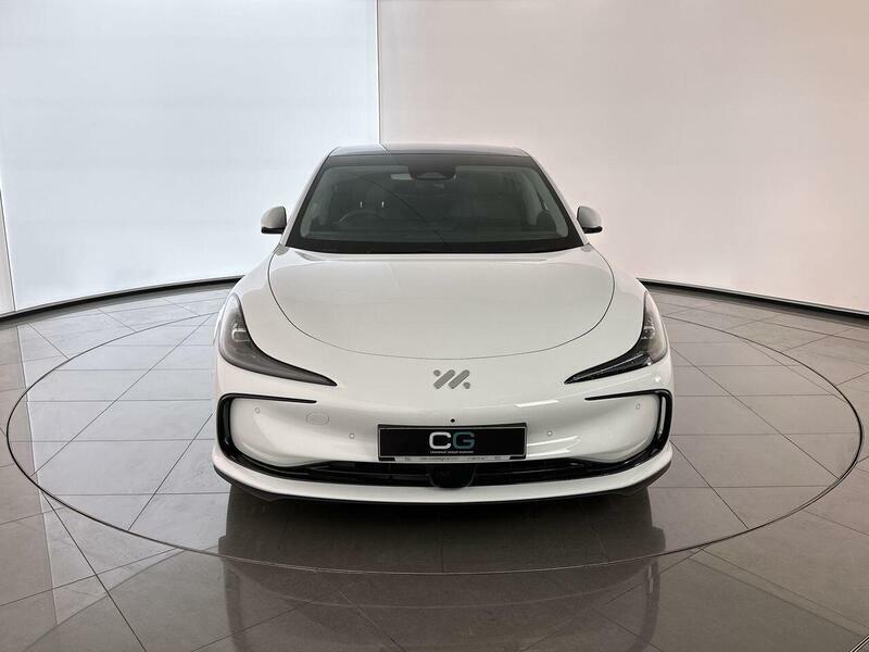 MG IM5 75Kwh Standard Range Saloon Grey #2
