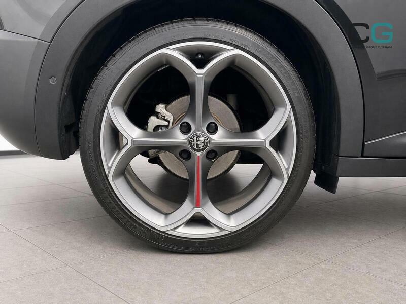 Alfa Romeo Junior 54Kwh Elettrica Veloce Black #6