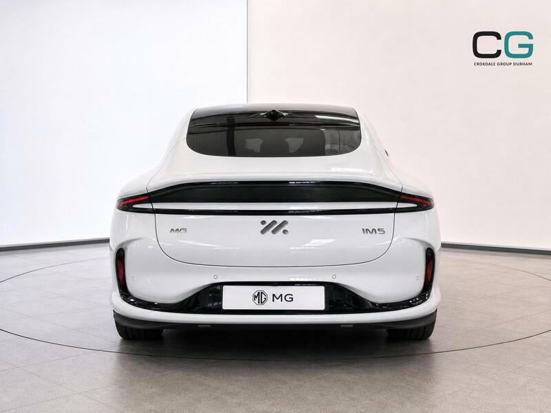 MG IM5 100Kwh Long Range Saloon White #5
