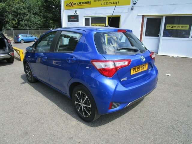 Toyota Yaris 1.5 Vvt-h Icon Tech Hatchback Hybrid E- Blue #5