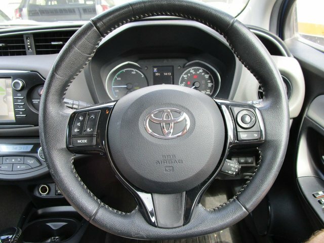 Toyota Yaris 1.5 Vvt-i Y20 Cvt Bi-tone Blue #17