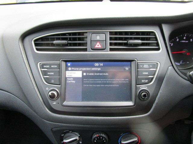 Hyundai I20 White #27