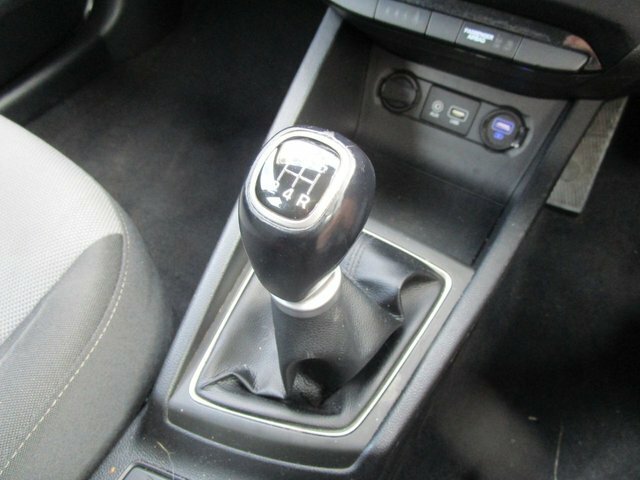 Hyundai I20 White #22