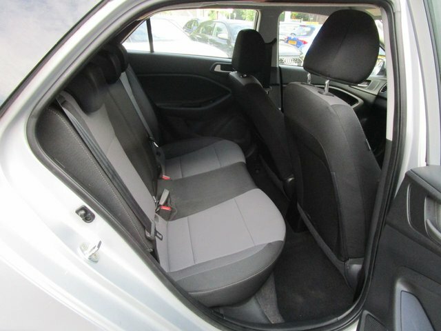 Hyundai I20 White #12