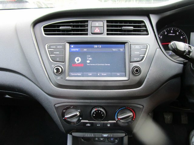 Hyundai I20 White #23