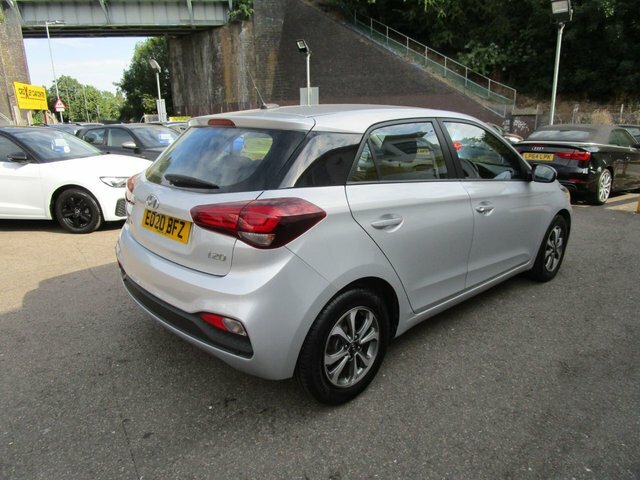 Hyundai I20 White #8