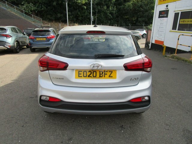 Hyundai I20 White #7