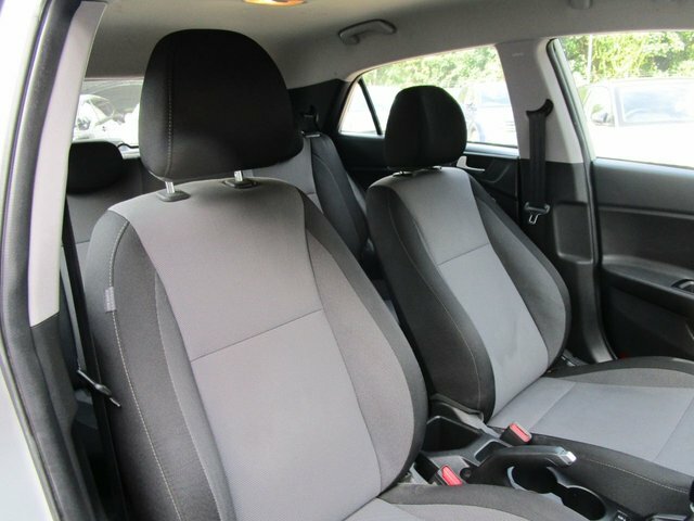 Hyundai I20 White #10