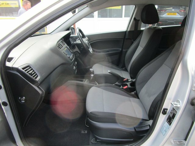 Hyundai I20 White #17