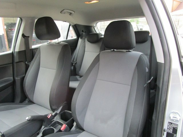 Hyundai I20 White #18