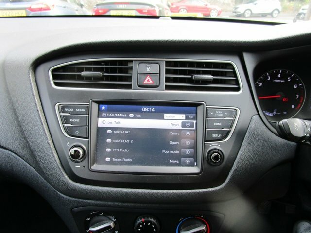 Hyundai I20 White #30
