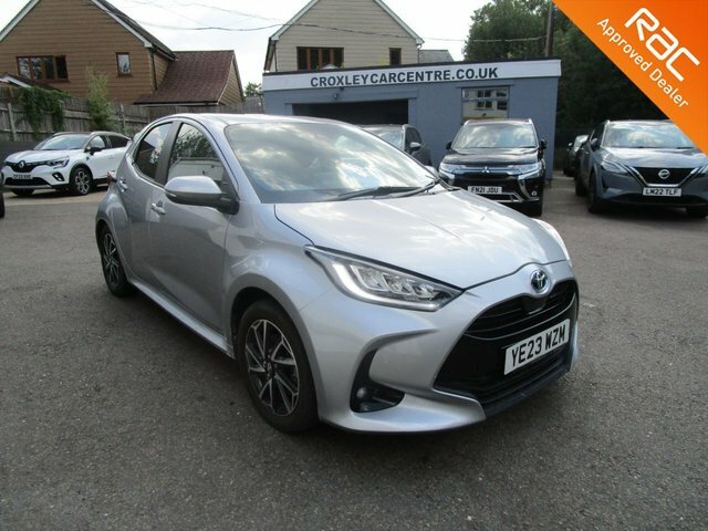 Toyota Yaris 1.5 Vvt-h Design Hatchback Hybrid E-cvt Silver