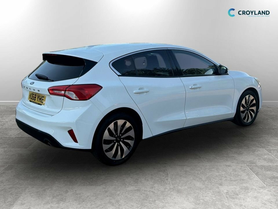 Ford Focus 1L Zetec WO68YHE White #3