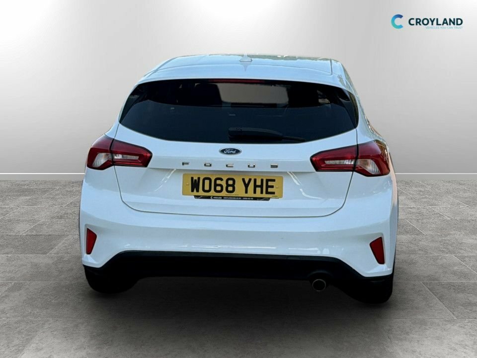 Ford Focus 1L Zetec WO68YHE White #4