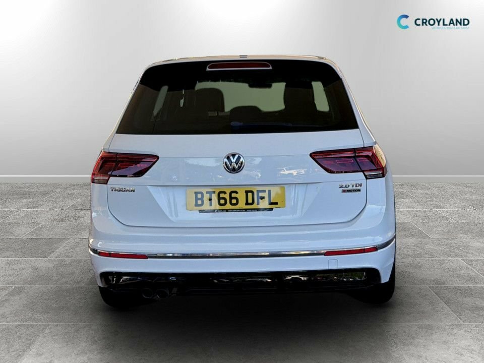 Volkswagen Tiguan 2L R-line BT66DFL White #4