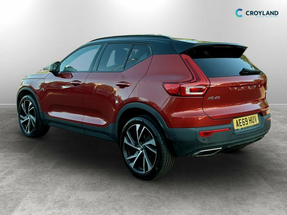 Volvo XC40 1.5L R-design Pro Red #5