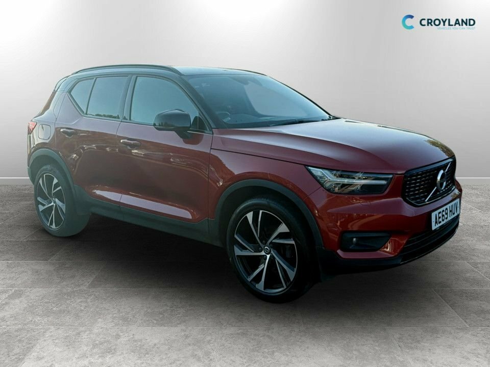 Volvo XC40 1.5L R-design Pro Red