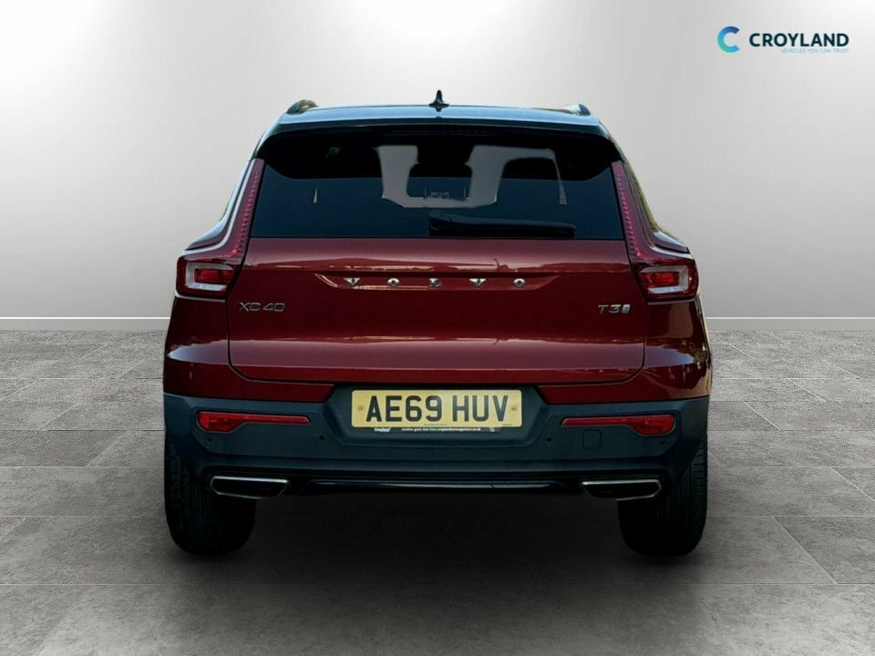 Volvo XC40 1.5L R-design Pro Red #4