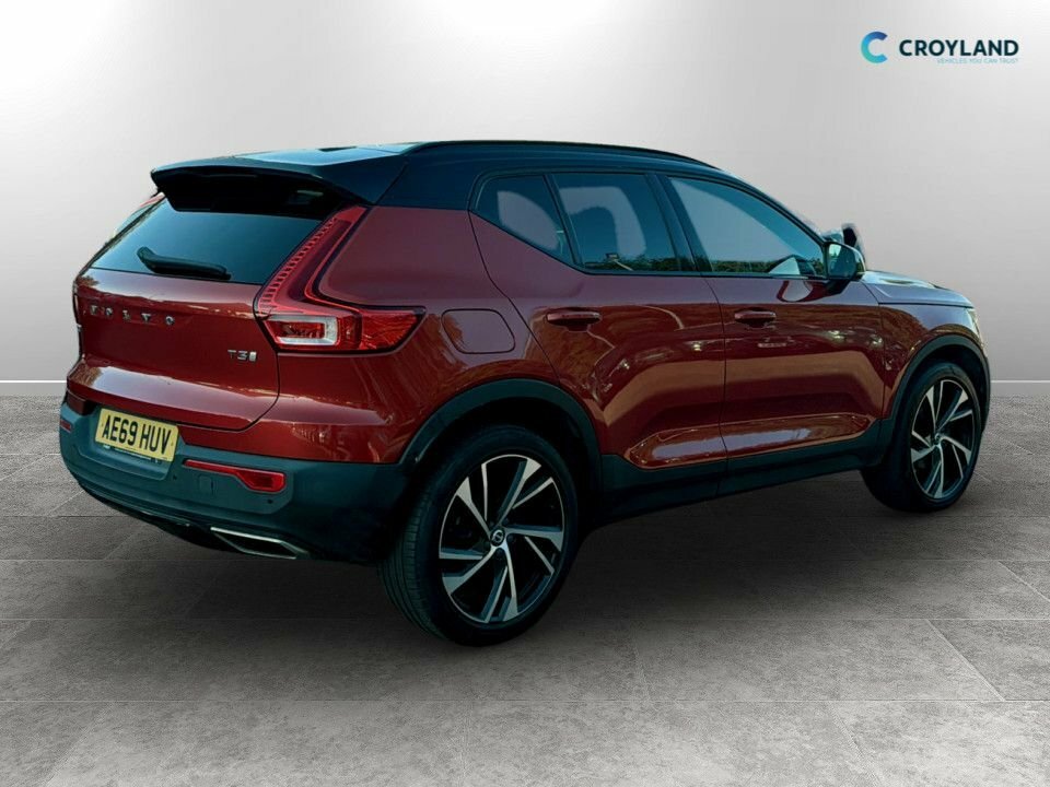 Volvo XC40 1.5L R-design Pro Red #3