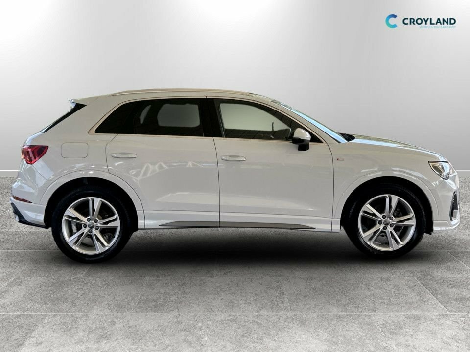 Audi Q3 2L S Line KM19UBK White #2