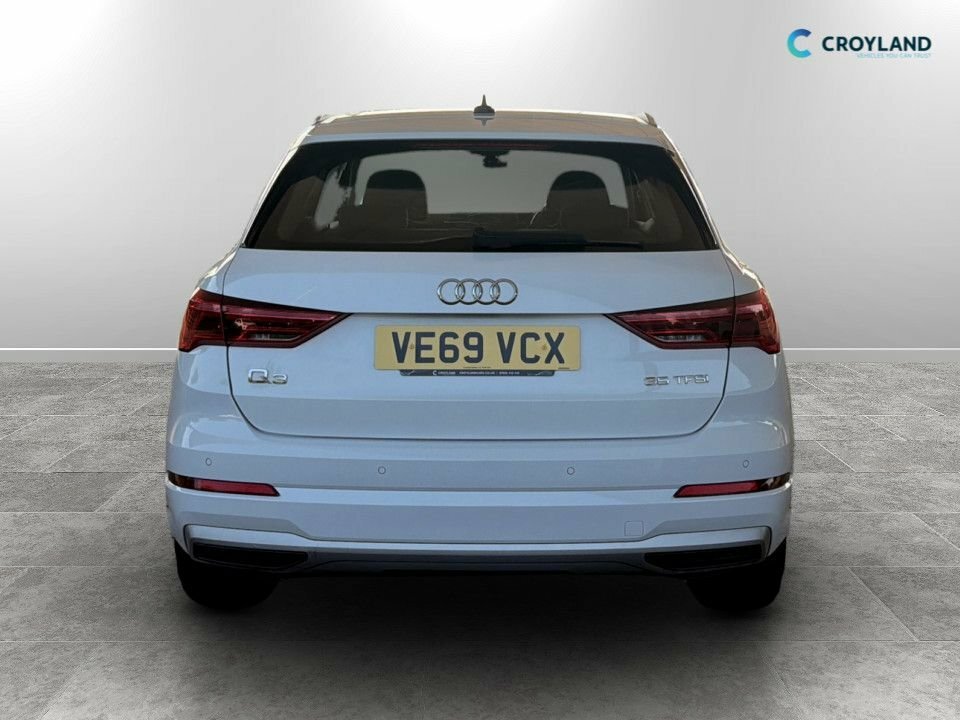 Audi Q3 1.5L Sport VE69VCX White #4