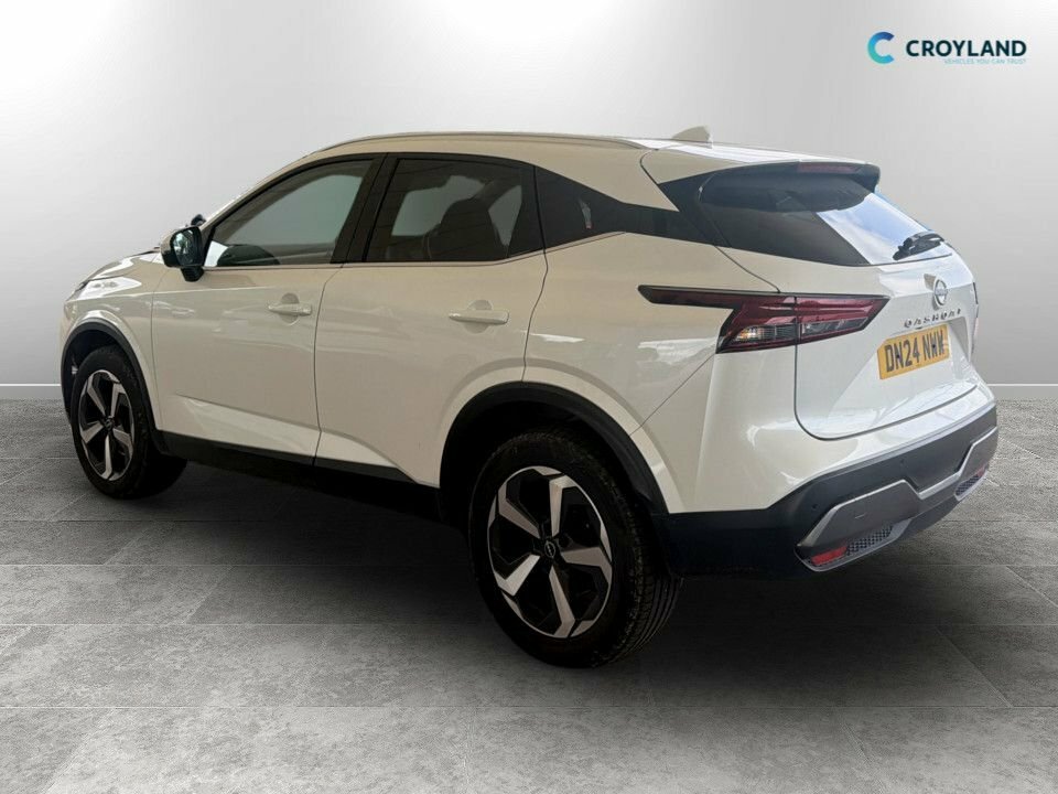 Nissan Qashqai 1.3L N-connecta DN24NWW White #3
