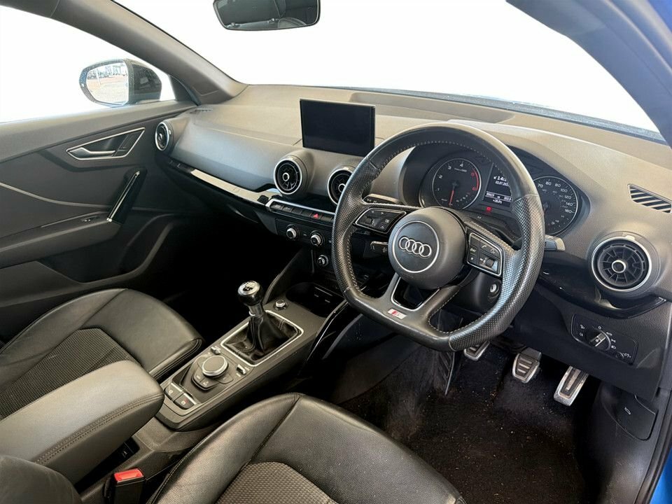 Audi Q2 1L Black Edition DX69UYN Blue #5