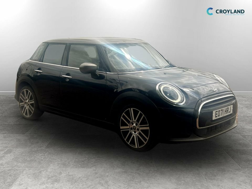 Mini Hatch 1.5L Cooper Exclusive EO71HRJ Black