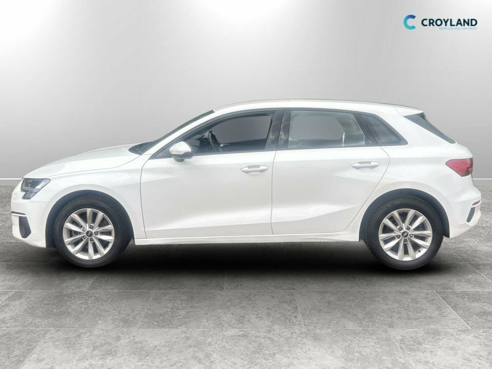 Audi A3 1L Technik YC21JRV White #2