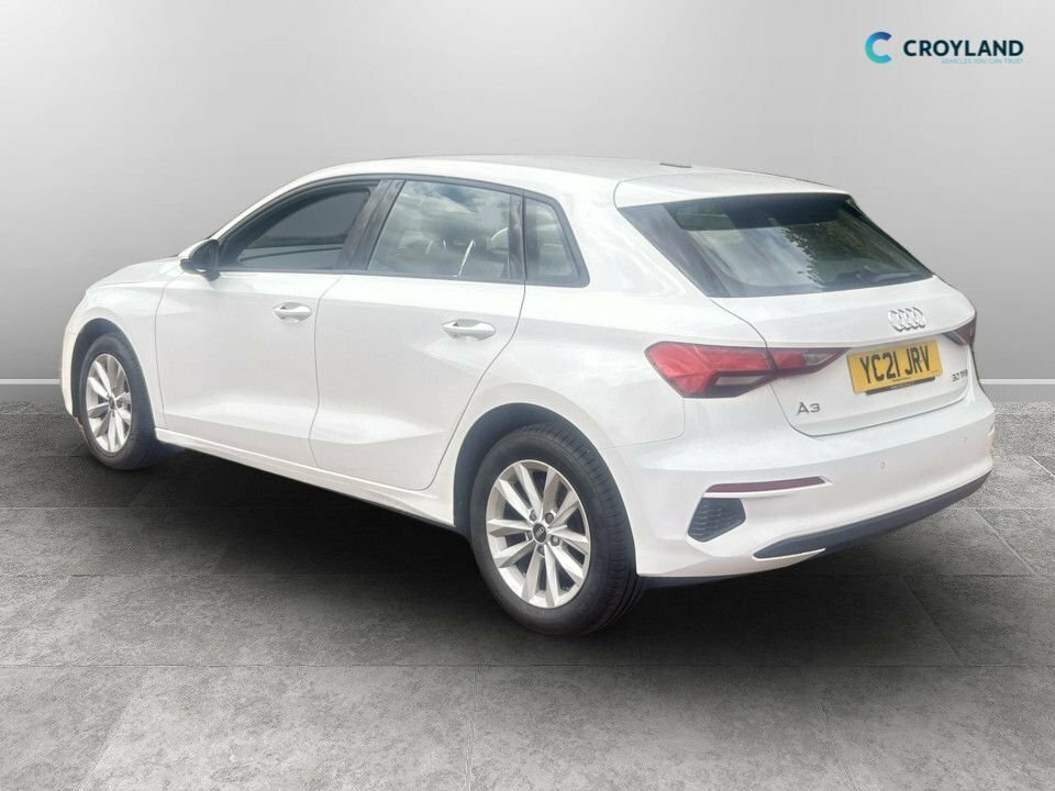 Audi A3 1L Technik YC21JRV White #3