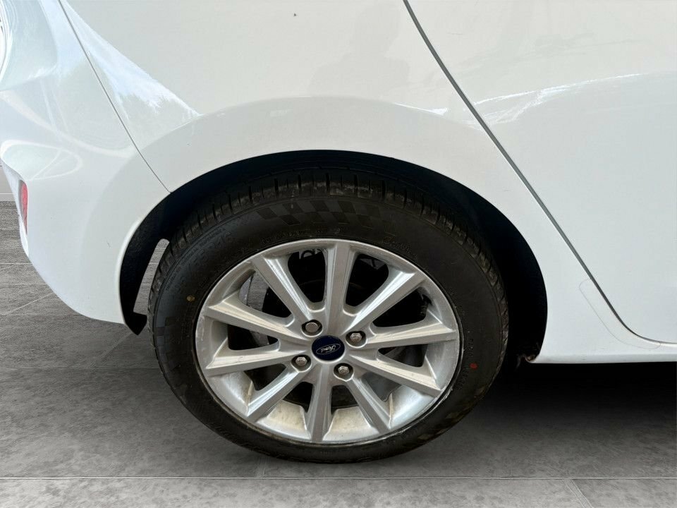 Ford Fiesta 1L Titanium EP18ANR White #4