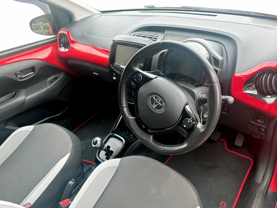 Toyota Aygo 1L X-style Red #5