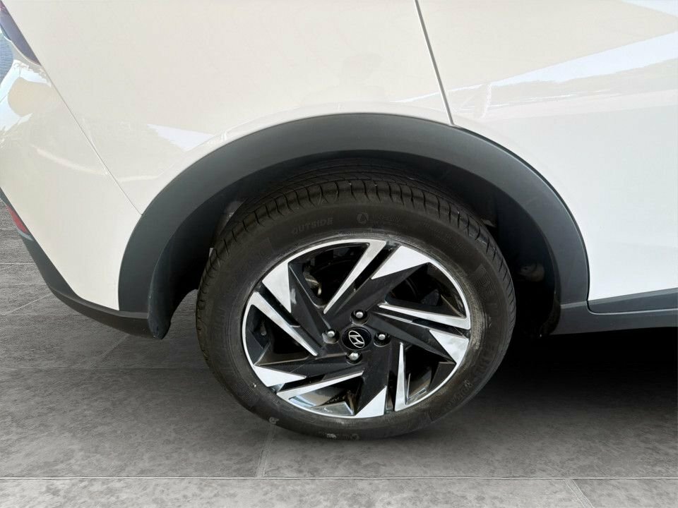 Hyundai Bayon 1L Se Connect White #4