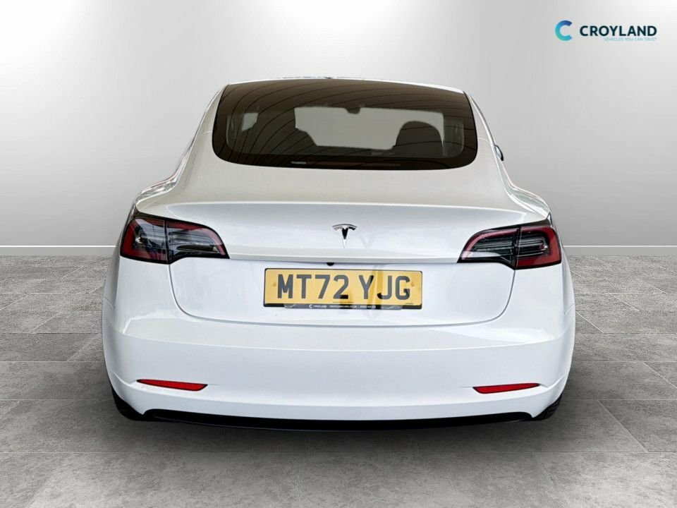 Tesla Model 3 Saloon MT72YJG White #4