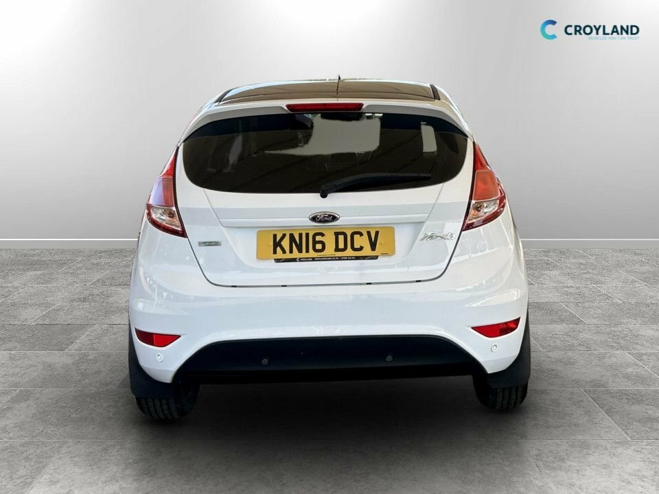 Ford Fiesta 1L Zetec White Edition KN16DCV White #4