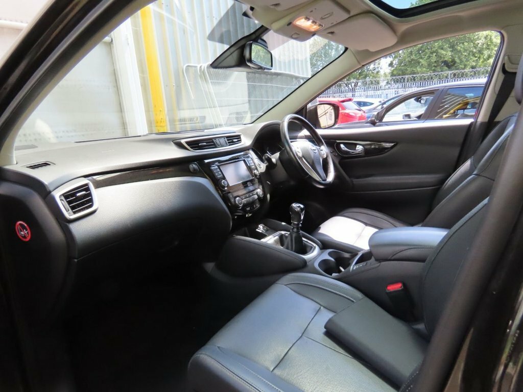 Nissan Qashqai Qashqai Acenta Dig-t Cvt White #3
