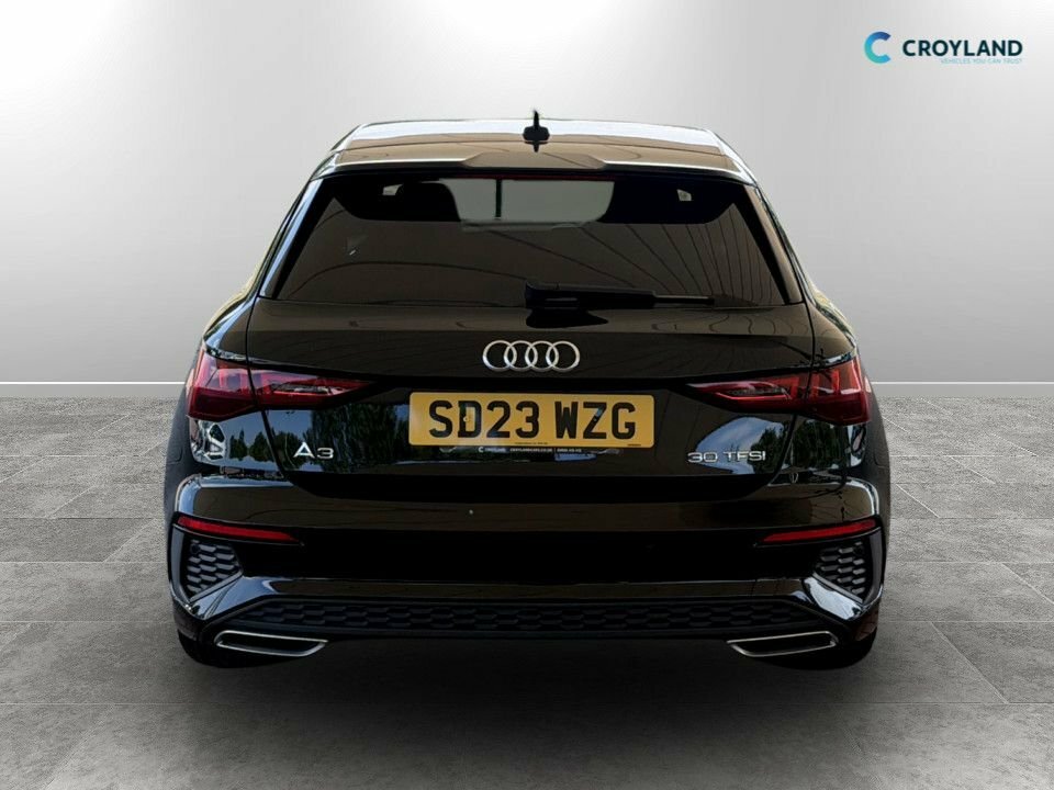 Audi A3 1L S Line SD23WZG Black #4