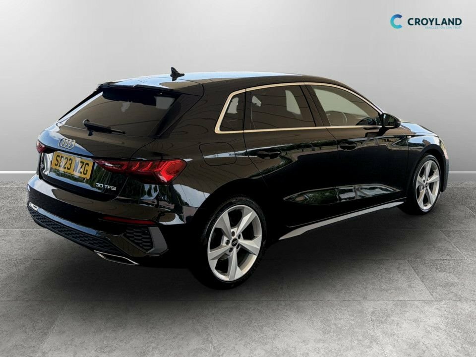Audi A3 1L S Line SD23WZG Black #3