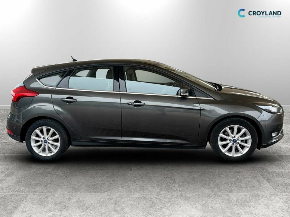 Ford Focus 1L Titanium Grey #2