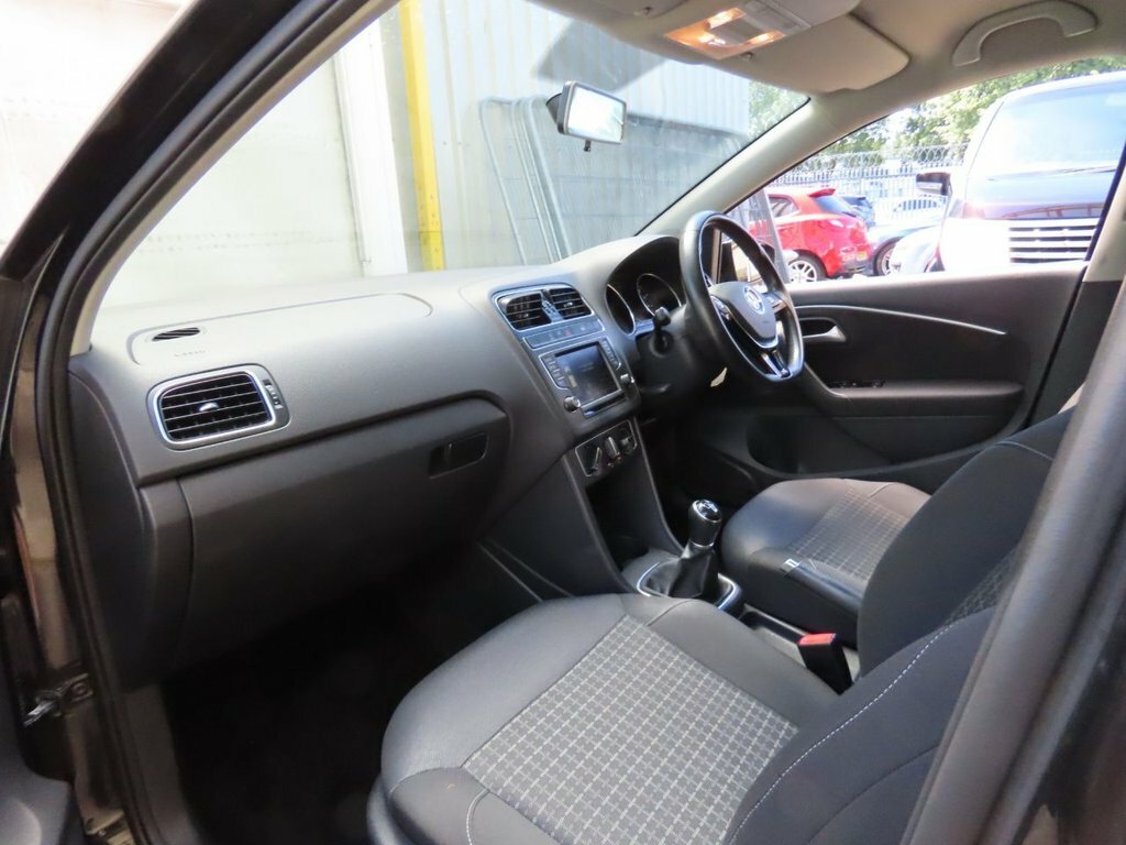 Volkswagen Polo 1L Match Black #5