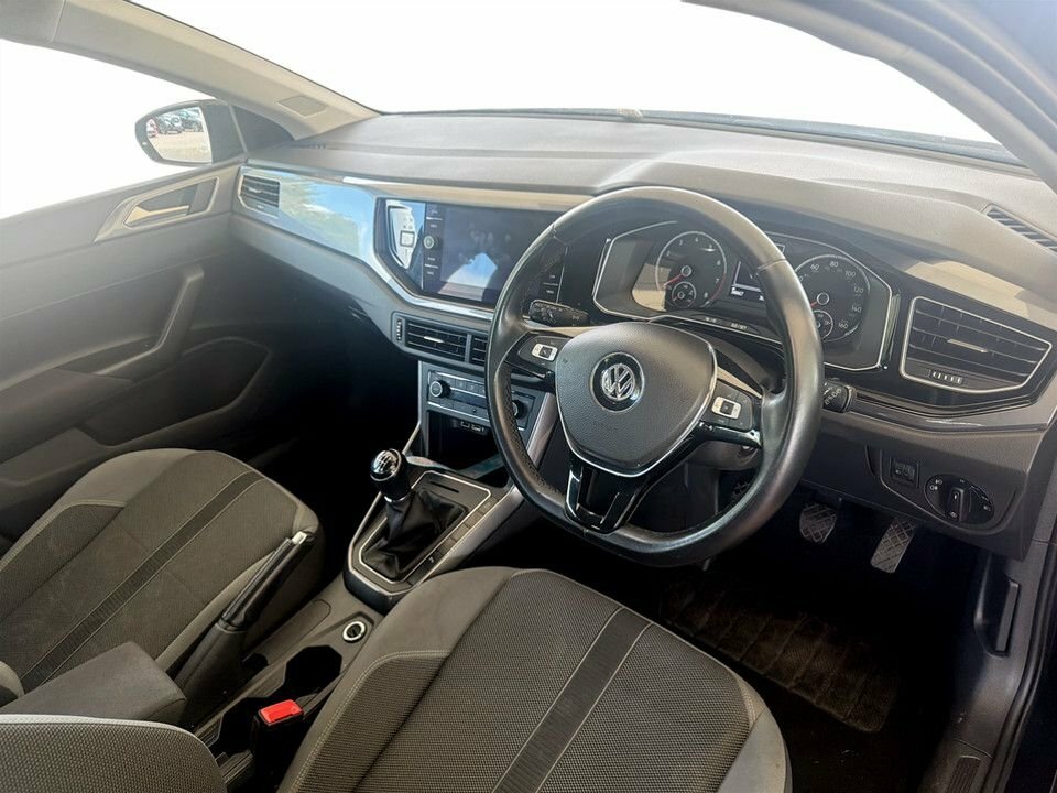 Volkswagen Polo 1L Sel XUI5904 Black #5